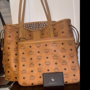 MCM LIZ Reversible Medium Tote